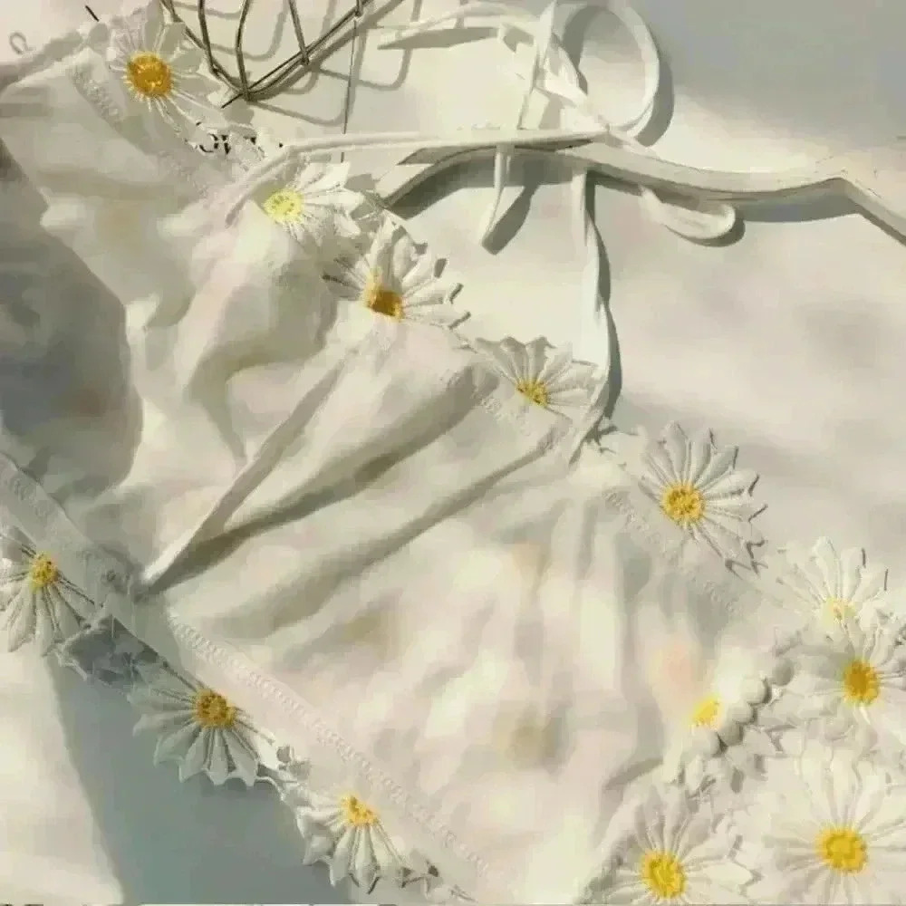 Beautiful Daisy Tank Top🌼 - Picture 5 of 15